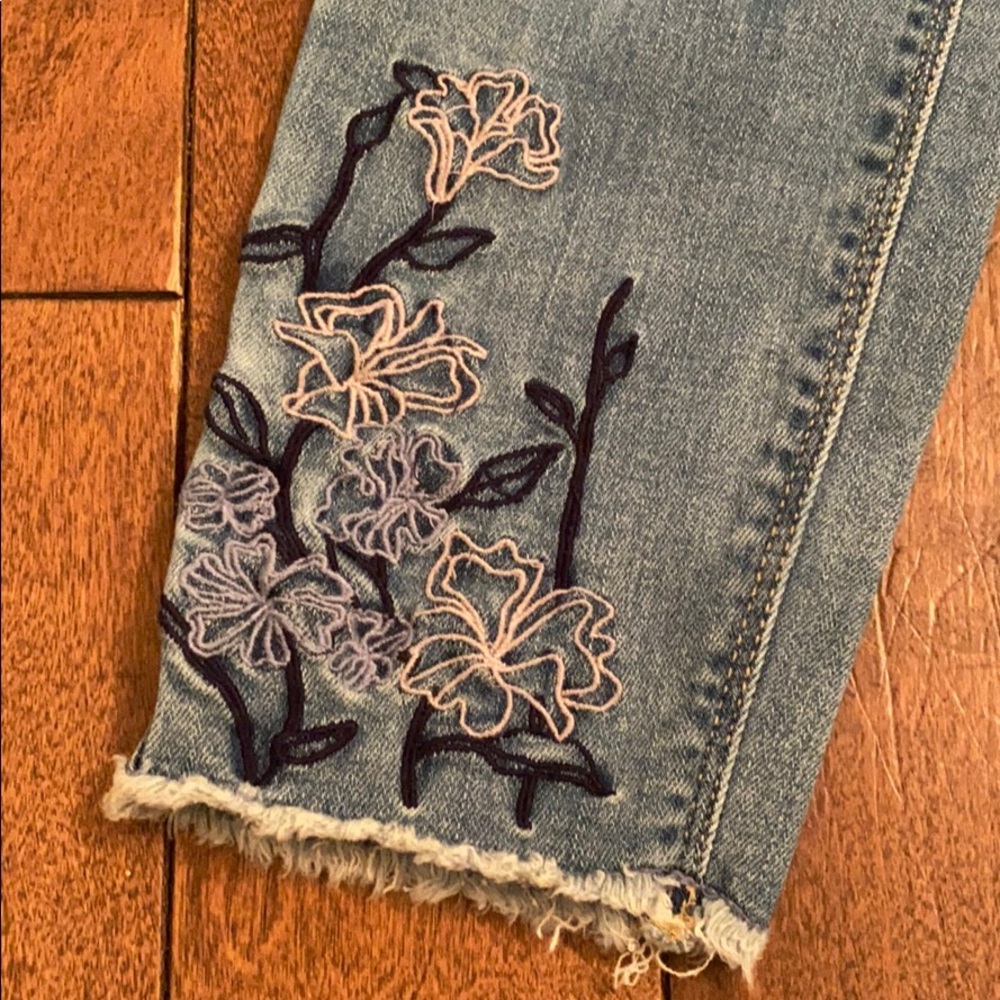 Jeans - Picture 2 of 4